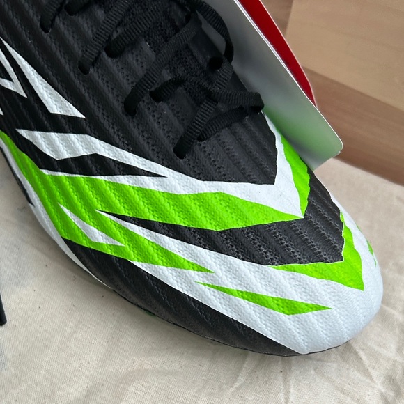 Lotto Solista 200 VI FG Size 8.5 Men\'s Soccer Cleats